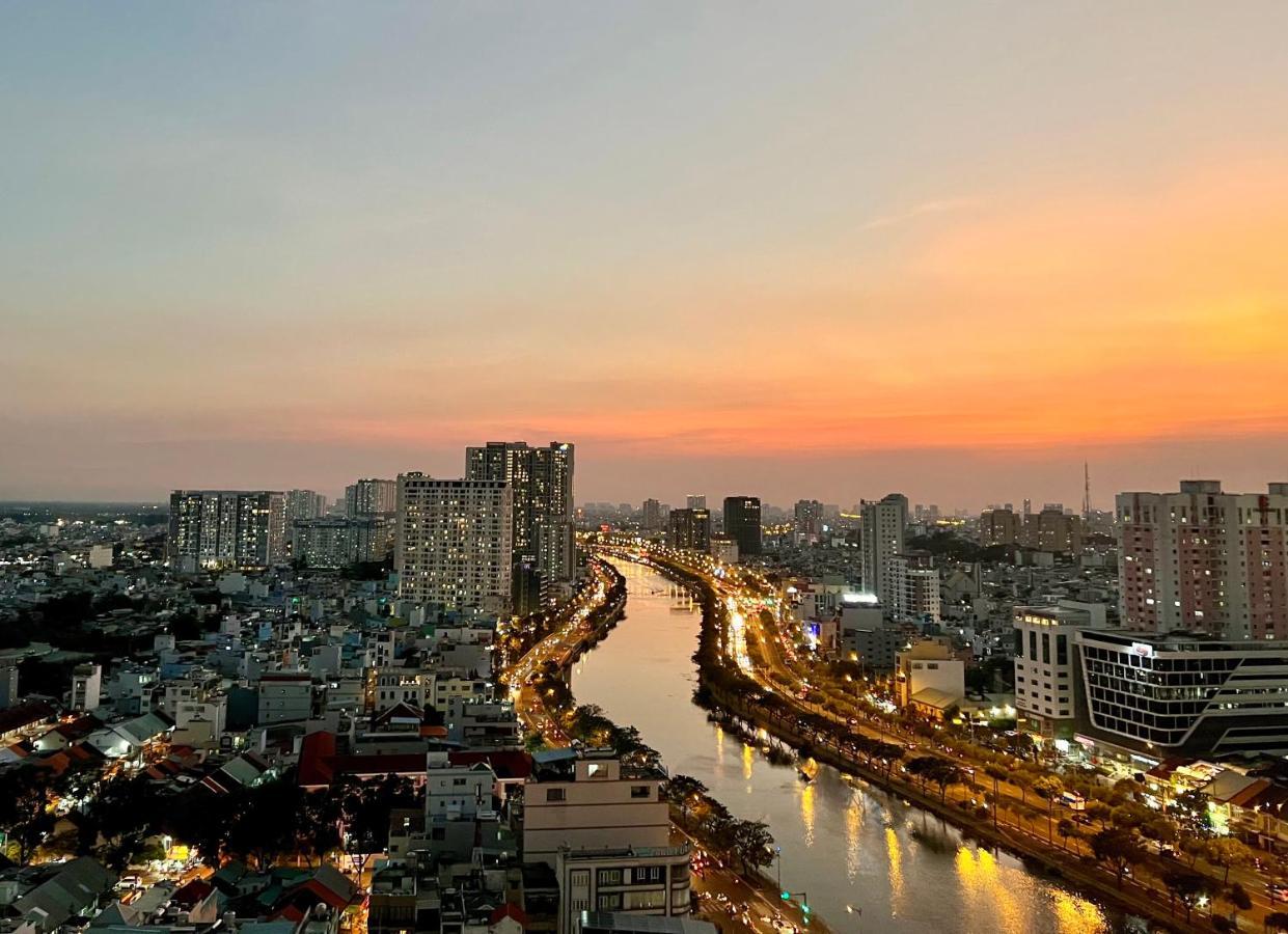 Spacious Saigon - Infinity Pool In Rivergate โฮจิมินห์ซิตี้ ภายนอก รูปภาพ
