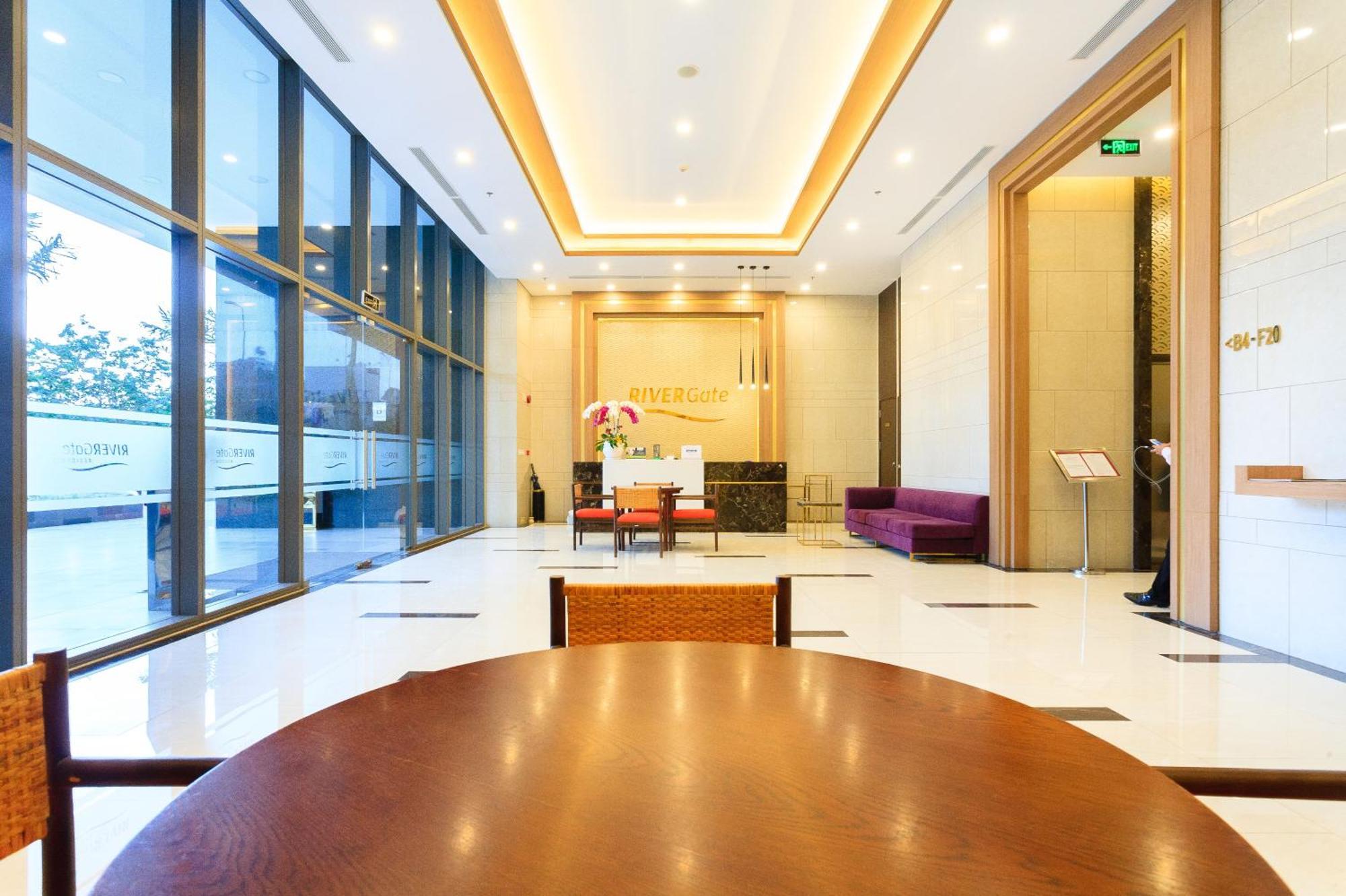 Spacious Saigon - Infinity Pool In Rivergate โฮจิมินห์ซิตี้ ภายนอก รูปภาพ